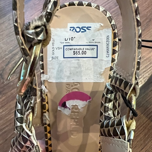 NWT - Karl Lagerfeld - Black and White Patterned Heels - Picture 4 of 16